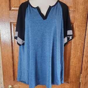 Amazon Women's Blue and Black Short Sleeve Top